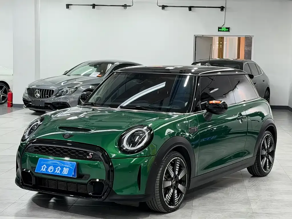 MINI Cooper (3-door) 2023 из CN, фото 1