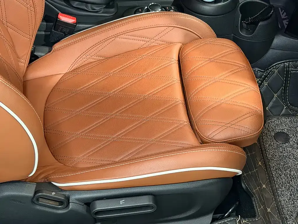 MINI Cooper (3-door) 2023 из CN, фото 4