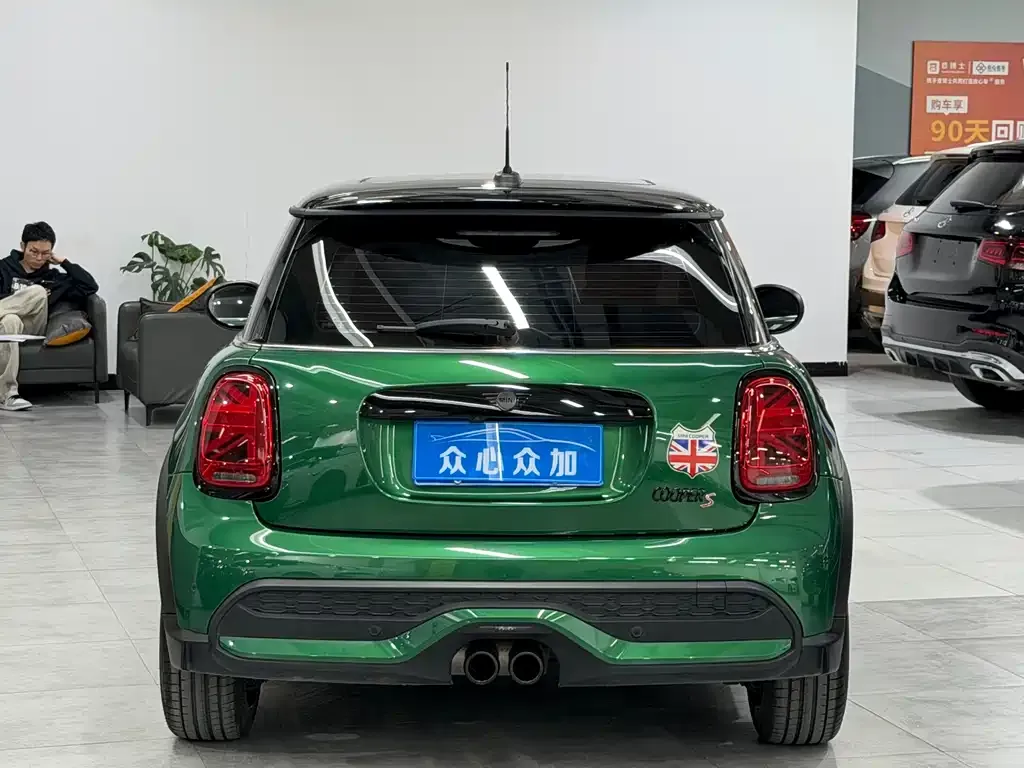 MINI Cooper (3-door) 2023 из CN, фото 10