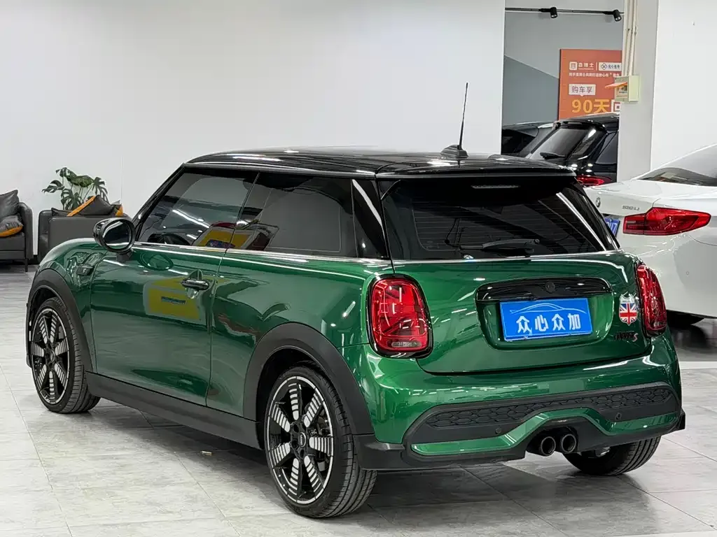MINI Cooper (3-door) 2023 из CN, фото 8