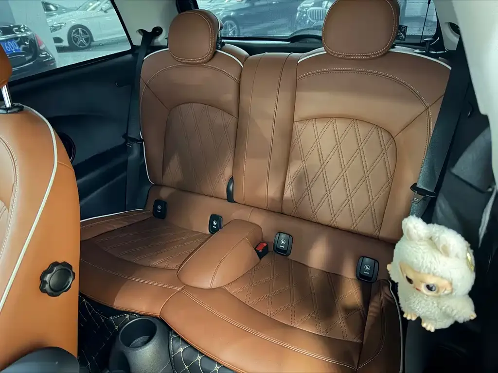 MINI Cooper (3-door) 2023 из CN, фото 2