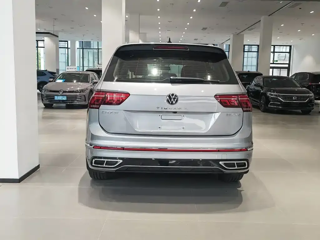 Volkswagen Tiguan L — фото 7