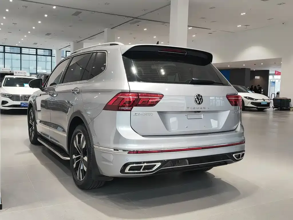 Volkswagen Tiguan L — фото 3