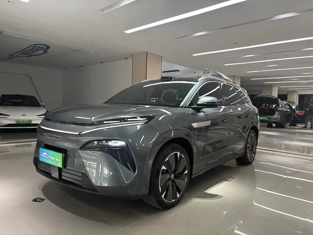 BYD Tang L