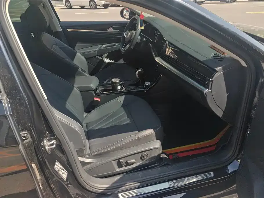 Volkswagen Passat — фото 8