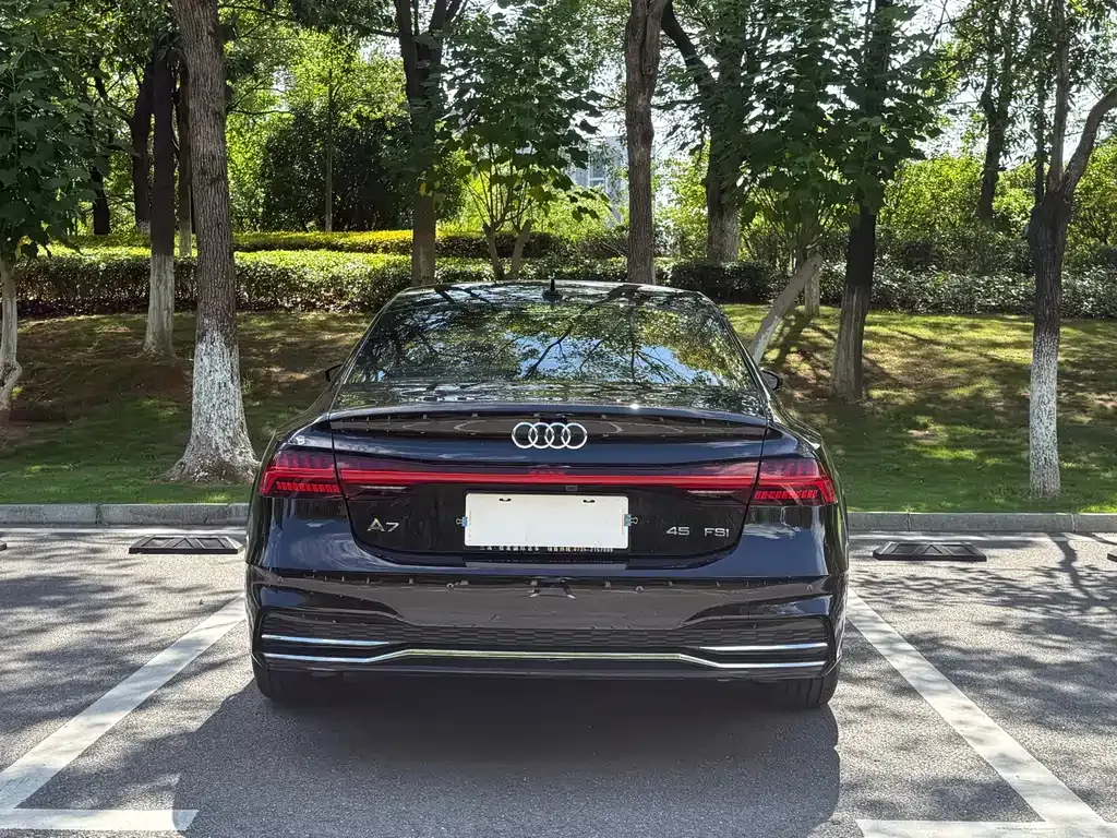 Audi A7L — фото 7