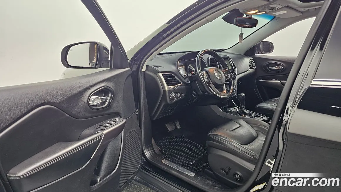 Jeep Cherokee 2021 из KR, фото 4