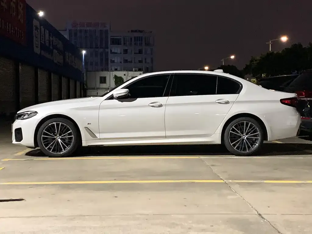 BMW 5 Series — фото 3