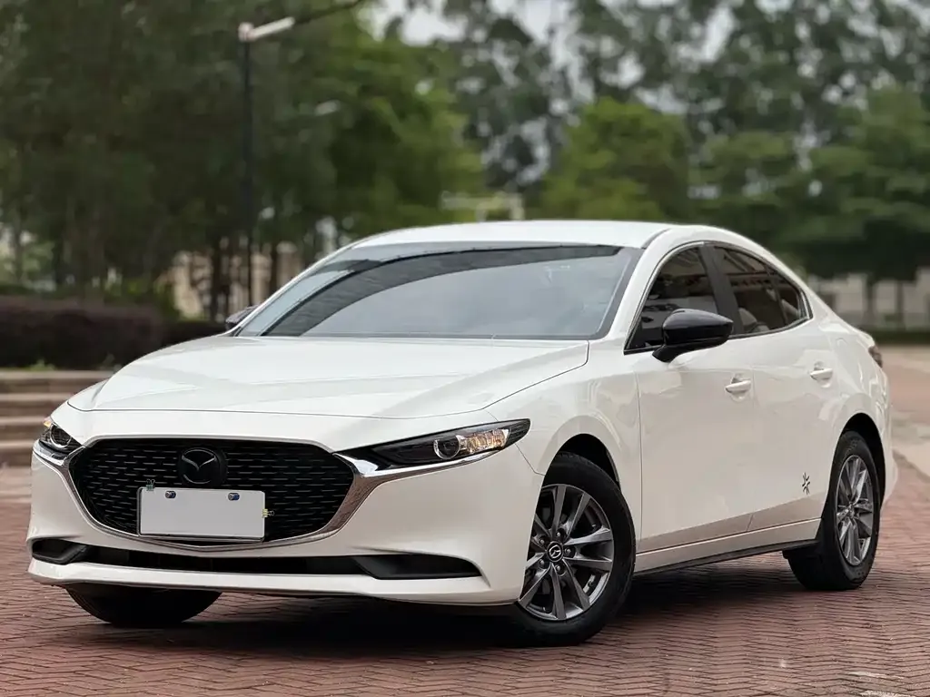Mazda 3 Axela 2023 из CN, фото 1