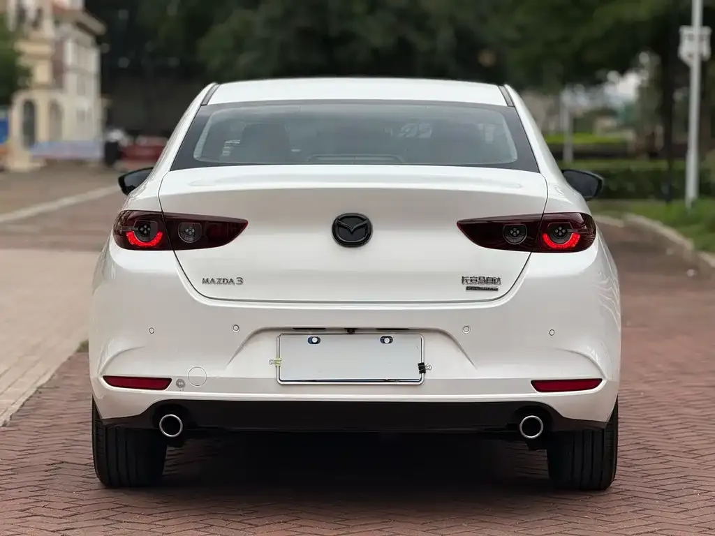 Mazda 3 Axela 2023 из CN, фото 5