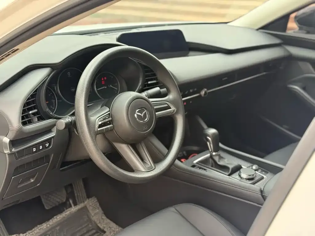 Mazda 3 Axela 2023 из CN, фото 3