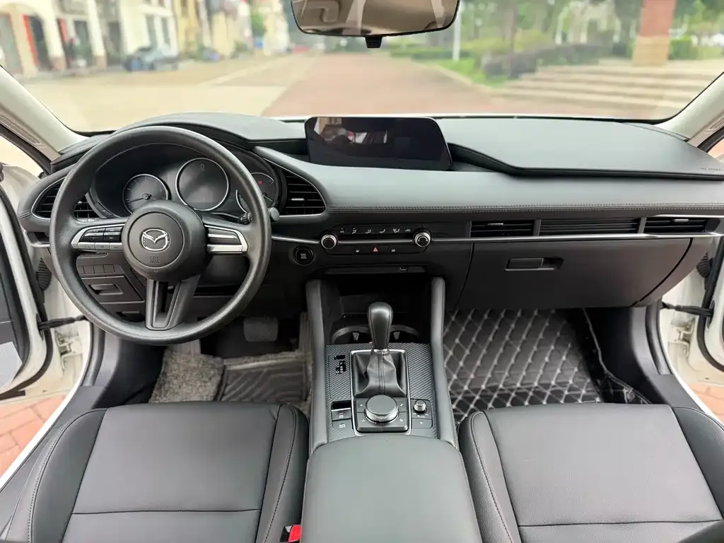 Mazda 3 Axela 2023 из CN, фото 8