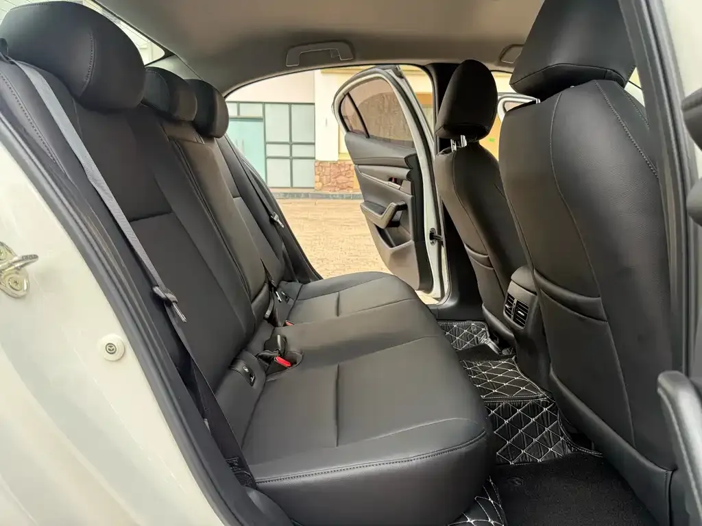 Mazda 3 Axela 2023 из CN, фото 2