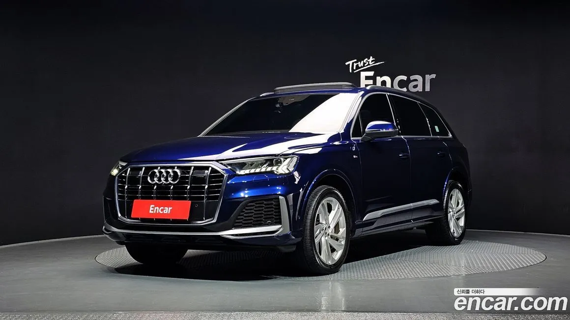 Audi Q7 — фото 1