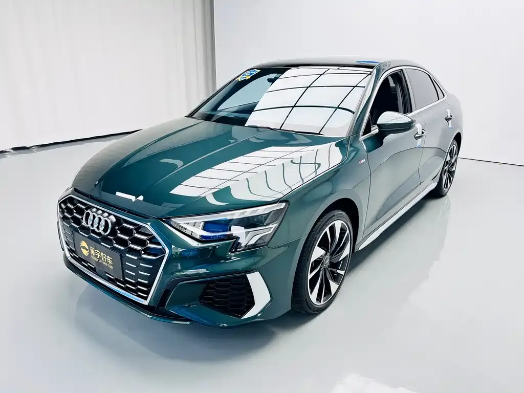 Audi A3 — фото 1