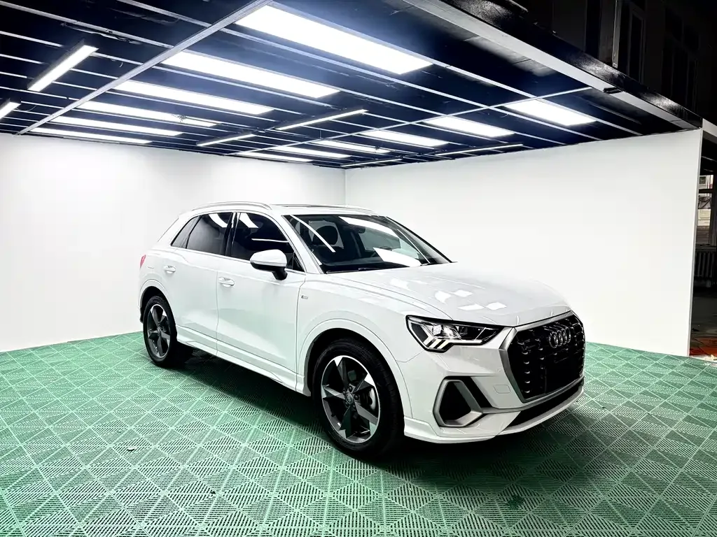 Audi Q3 — фото 10