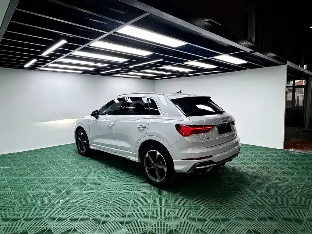 Audi Q3 — фото 9