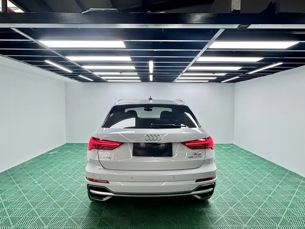 Audi Q3 — фото 7