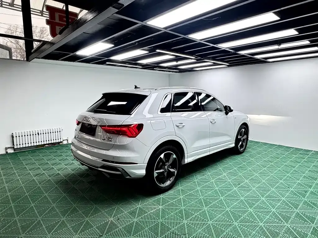 Audi Q3 — фото 4