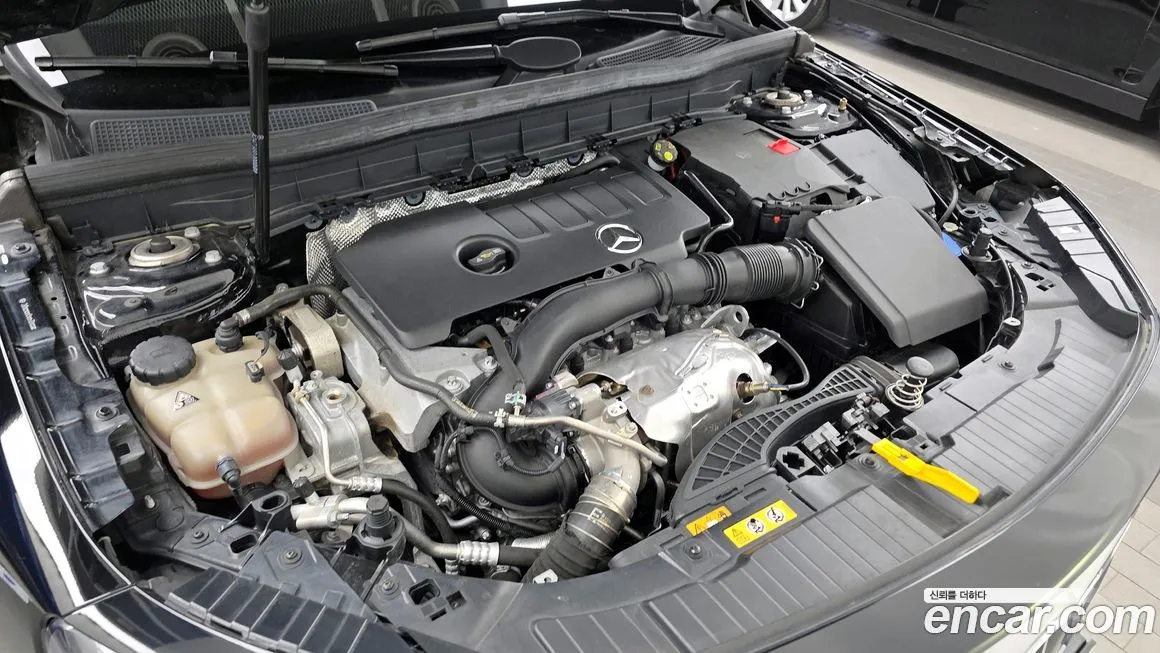 Mercedes-Benz GLB-Class — фото 10