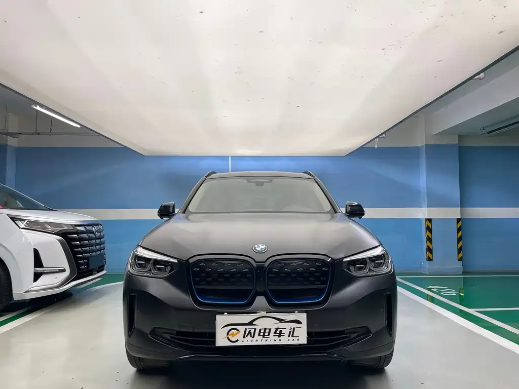 BMW iX3 — фото 9