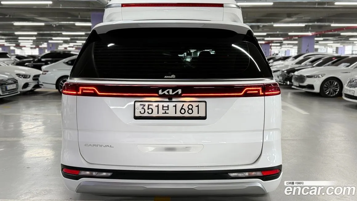 Kia Carnival — фото 10