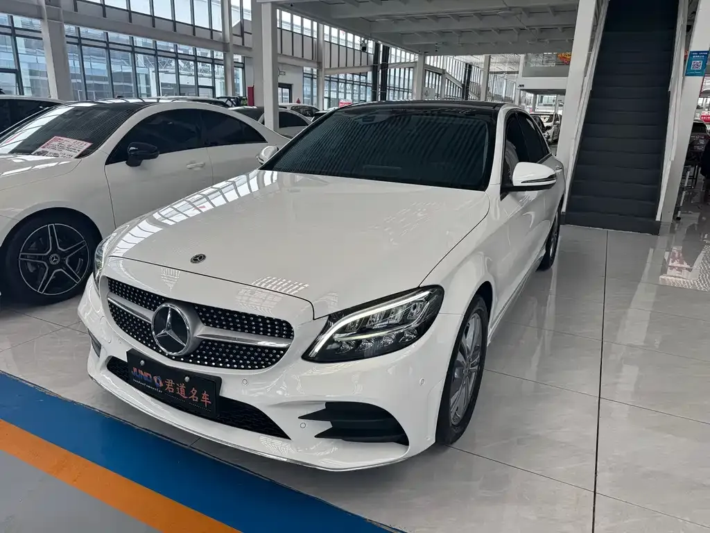 Mercedes-Benz C-Class — фото 1