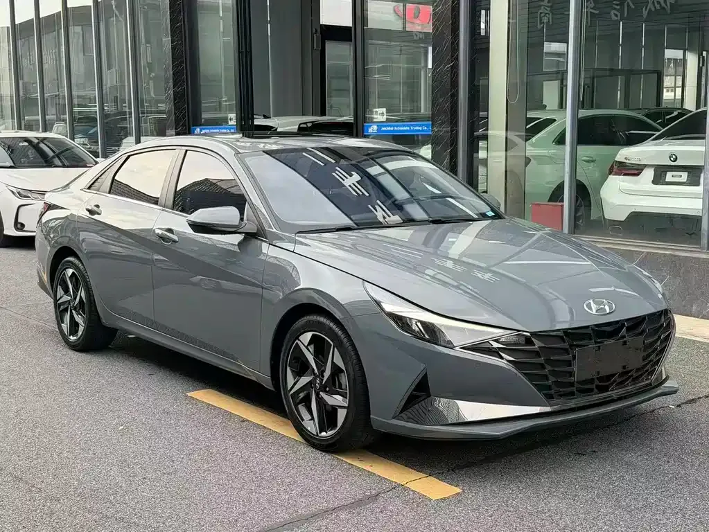 Hyundai Elantra — фото 8