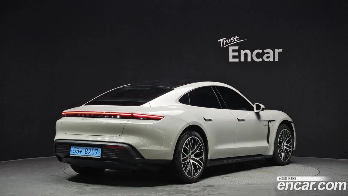 Porsche Taycan 2021 из KR, фото 4