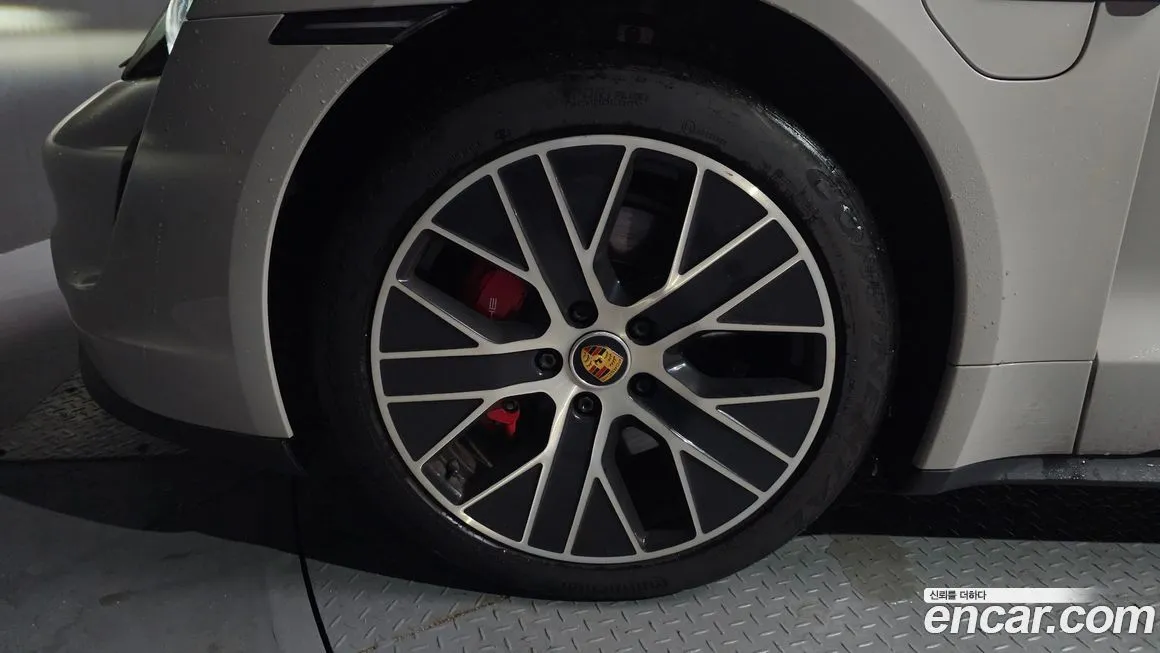 Porsche Taycan 2021 из KR, фото 3