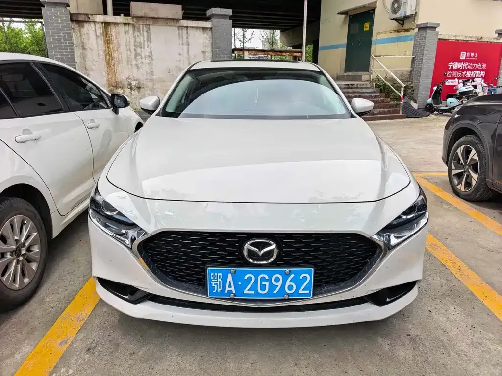 Mazda 3 Axela 2023 из CN, фото 3