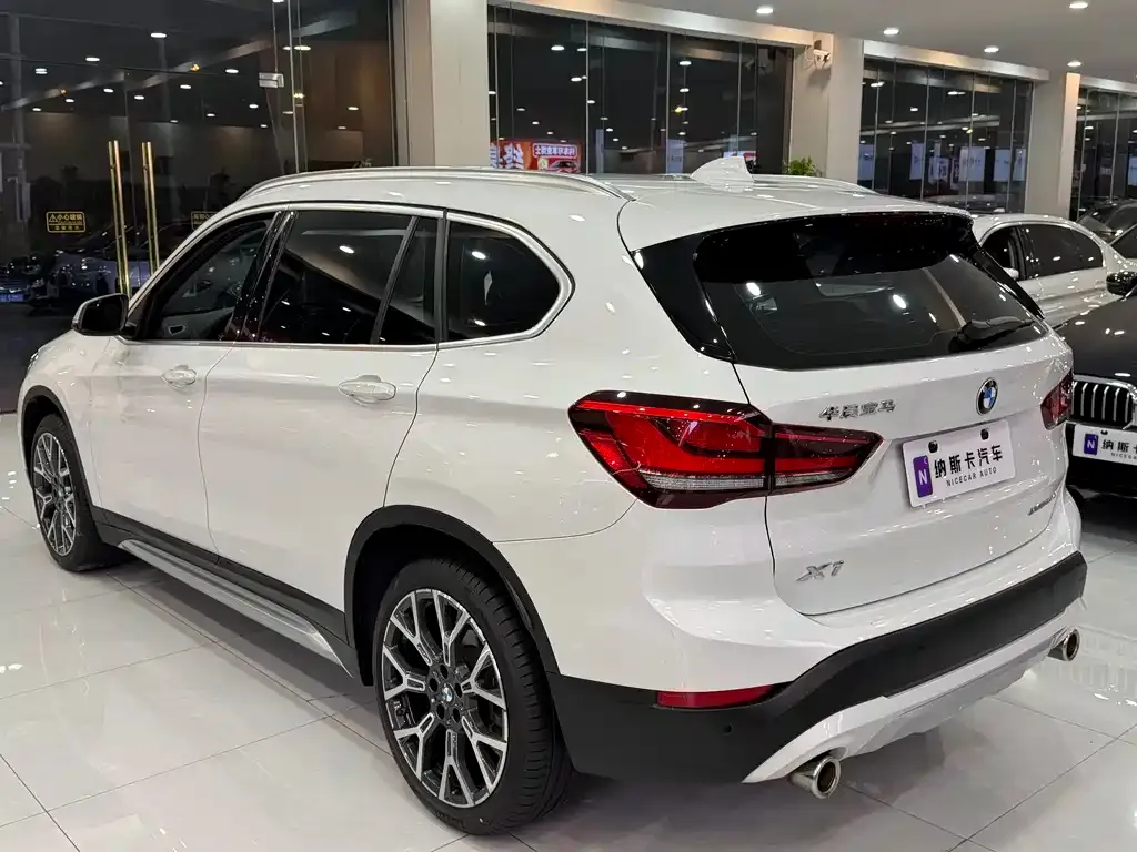 BMW X1 — фото 9