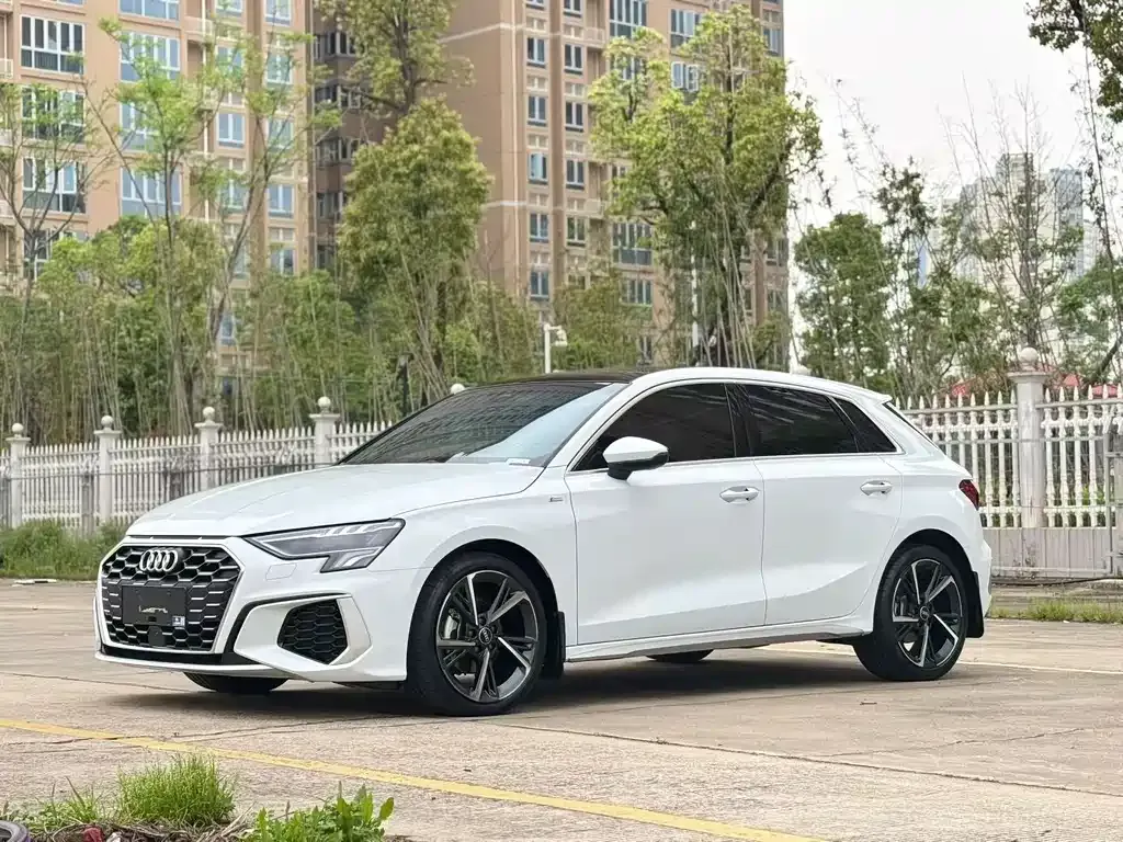 Audi A3 — фото 1