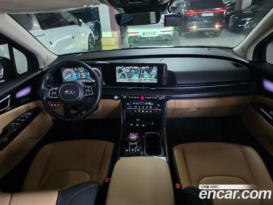 Kia Carnival — фото 10