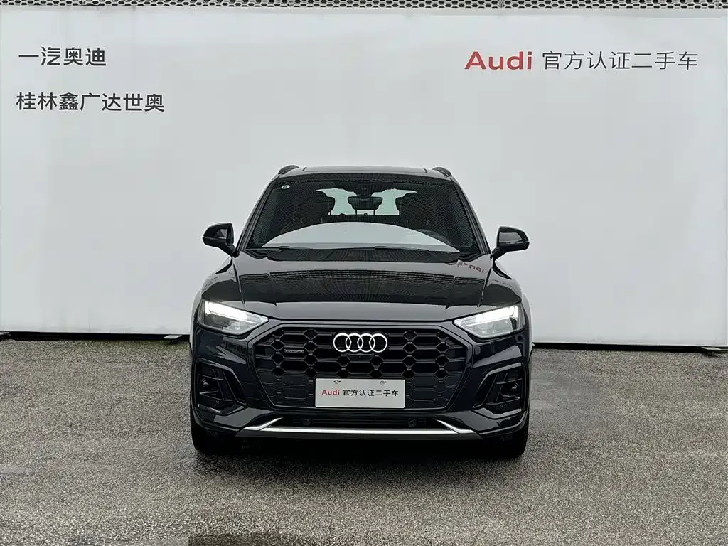 Audi Q5L — фото 9