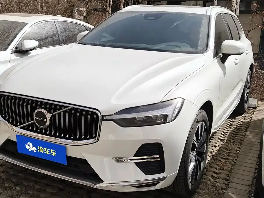 Volvo XC60 — фото 1