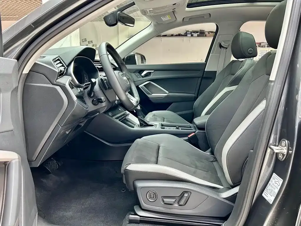Audi Q3 — фото 10