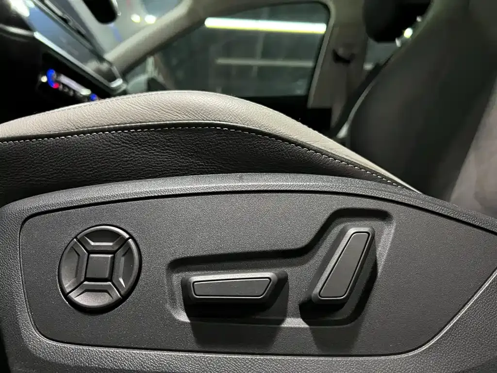 Audi Q3 — фото 10