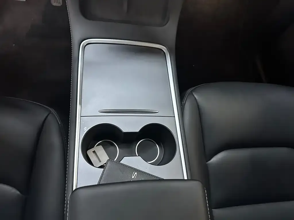 Tesla Model Y 2023 из CN, фото 3