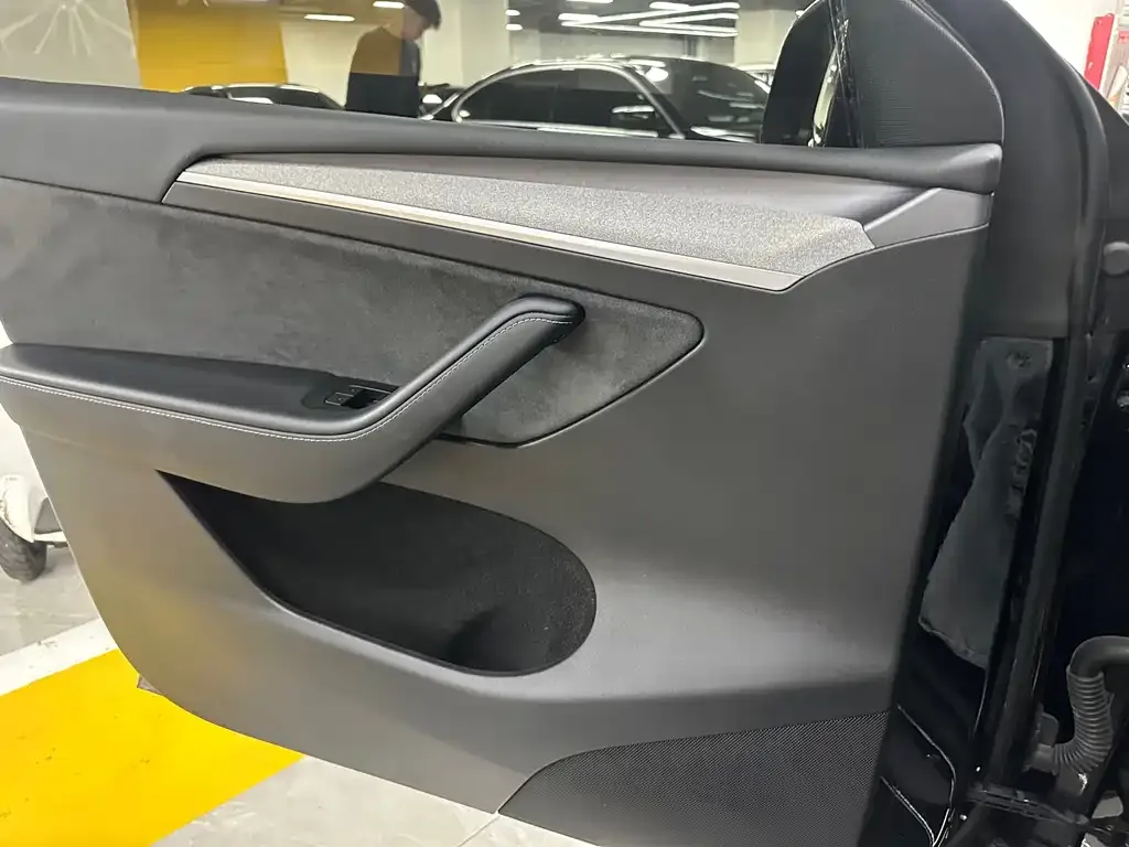 Tesla Model Y 2023 из CN, фото 10
