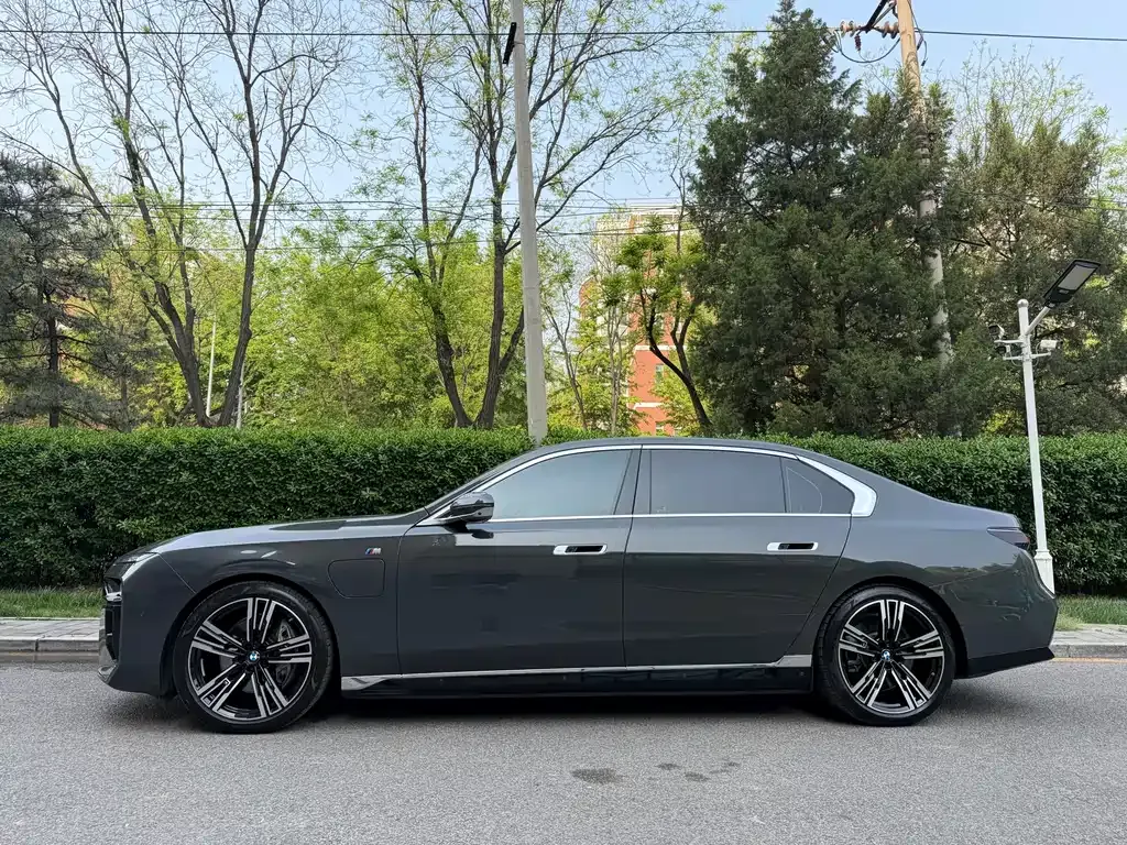 BMW i7 2023 из CN, фото 7