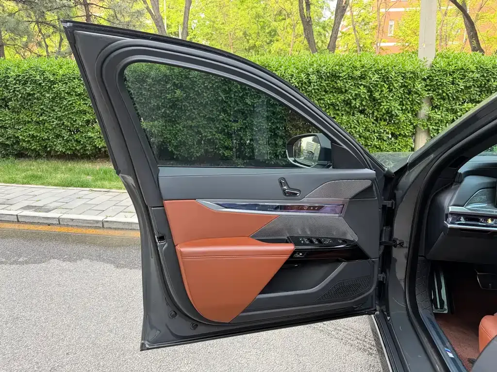 BMW i7 2023 из CN, фото 5