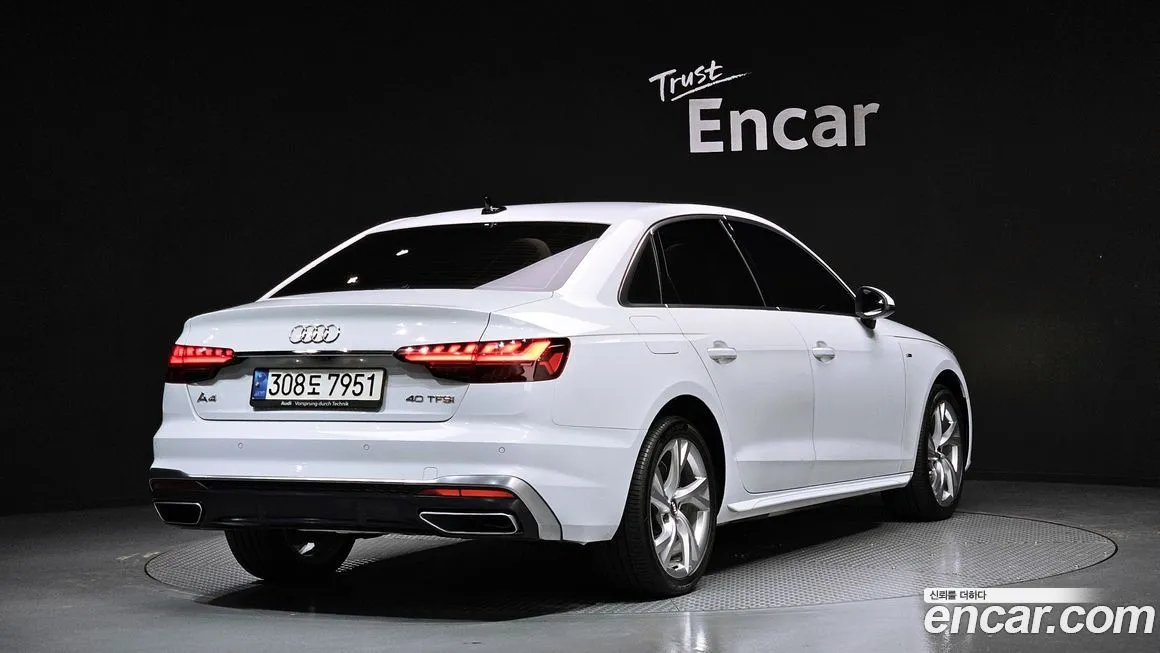 Audi A4 — фото 2