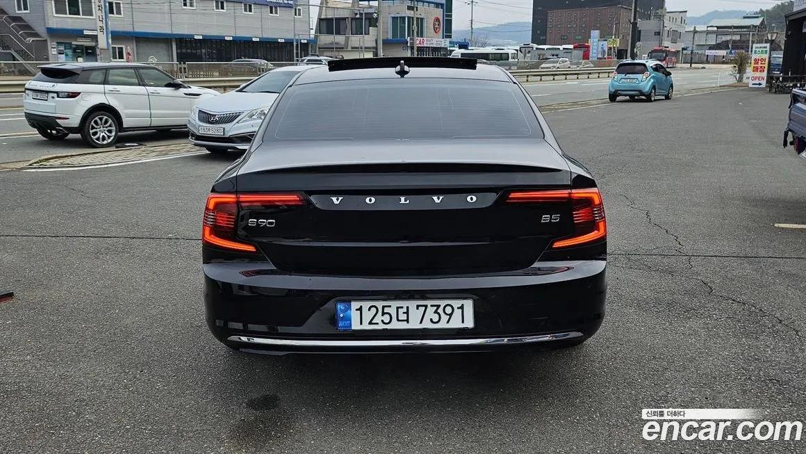 Volvo S90 — фото 10