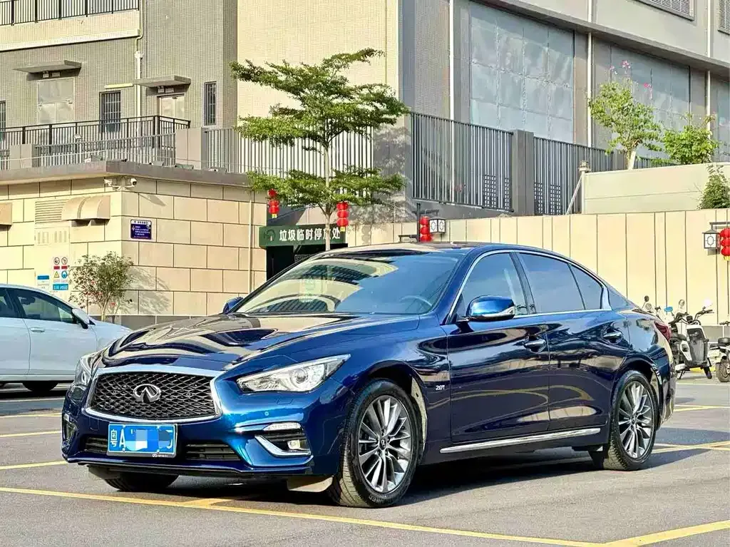 Infiniti Q50L