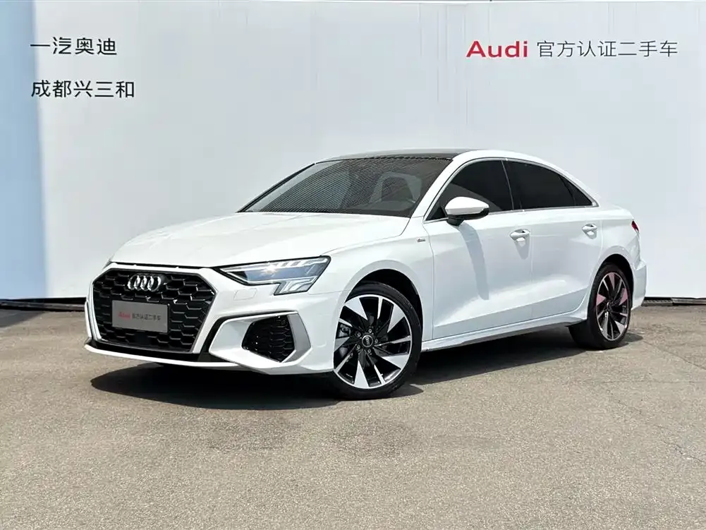 Audi A3 — фото 1