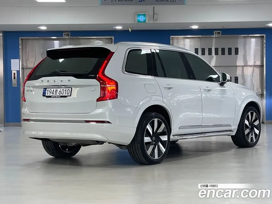 Volvo XC90 2024 из KR, фото 3