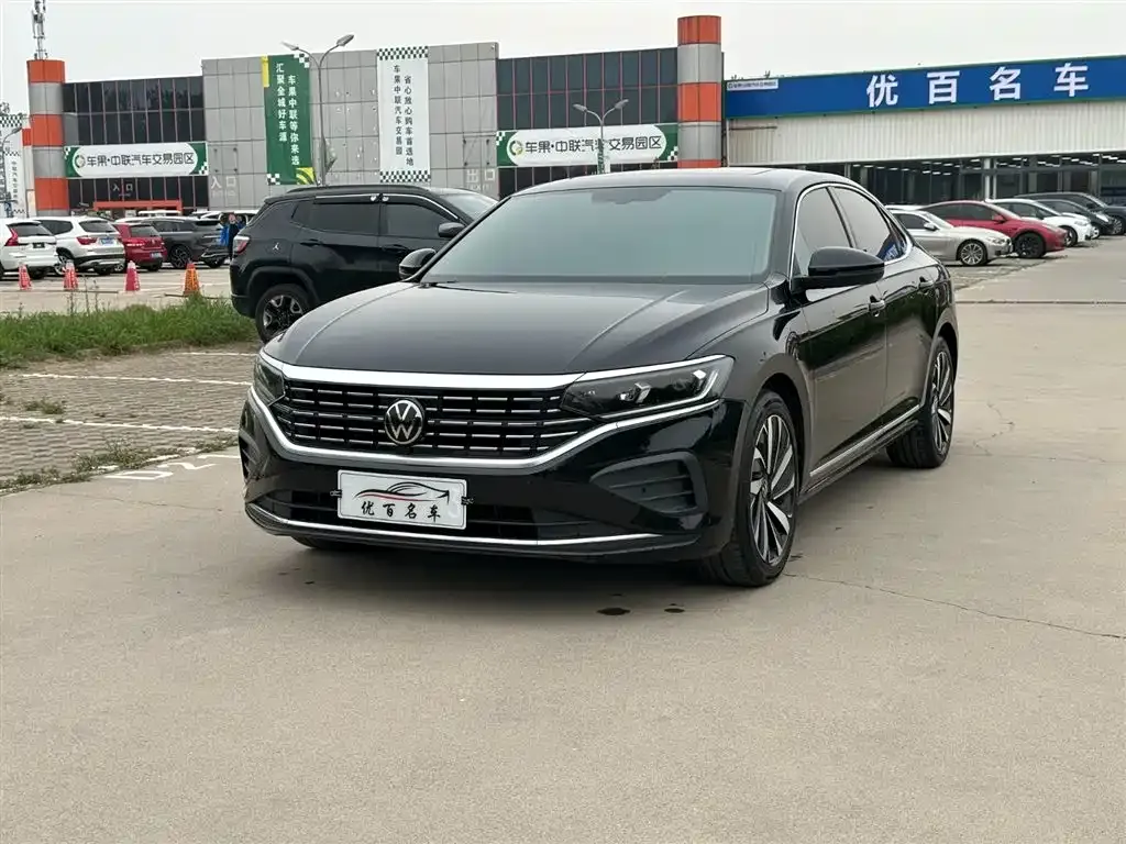 Volkswagen Passat — фото 1