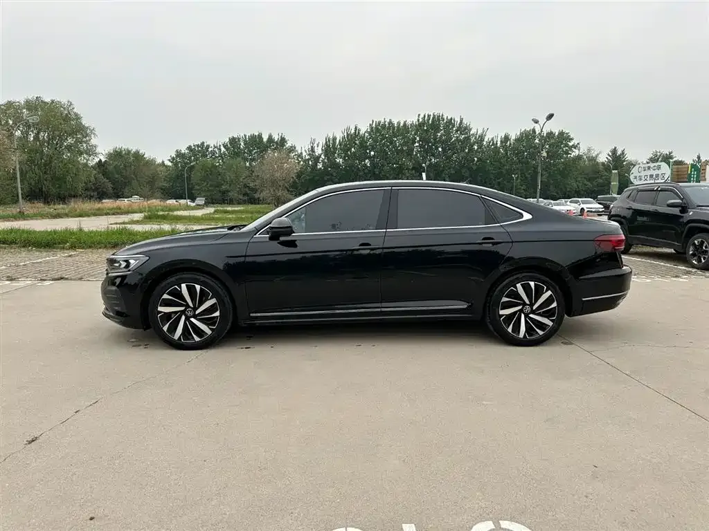 Volkswagen Passat — фото 10