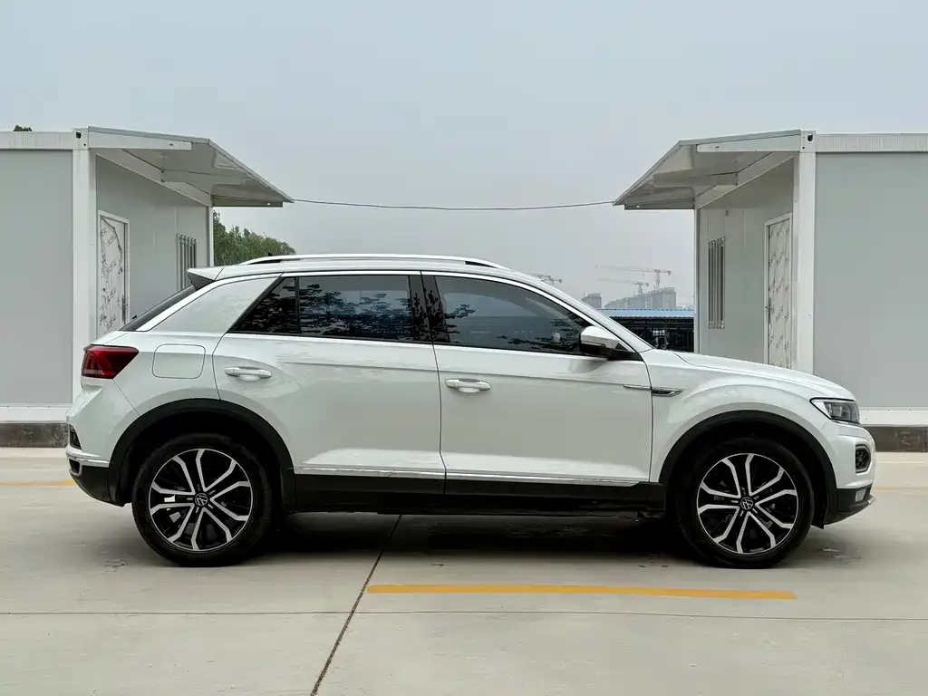 Volkswagen T-Roc — фото 2